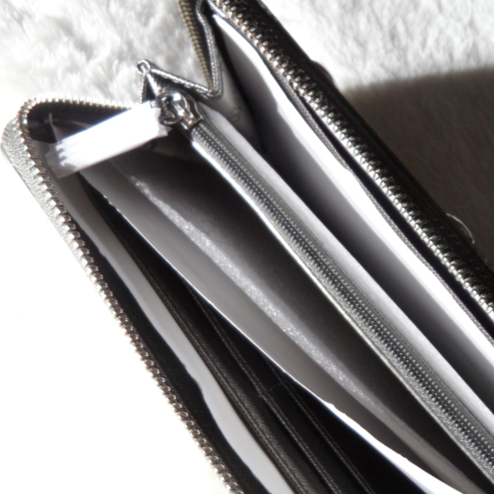 Patent Studded Wallet Multifunction - Picture 6 of 8